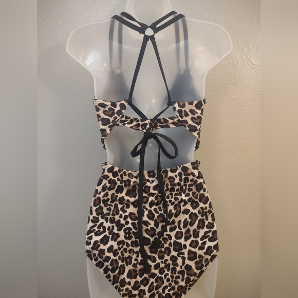 Time and Tru Women's Leopard Print Cut-Out One-Piece Swimsuit Size Large - Picture 7 of 10